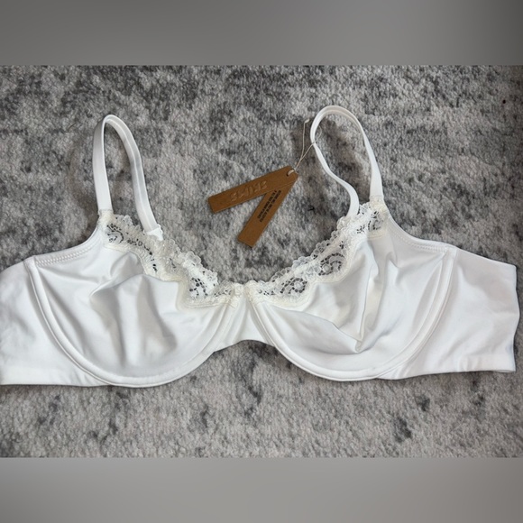 NWT SKIMS Fits everybody lace unlined scoop bra white 44A (no longer sold)⭐️ - Picture 1 of 6